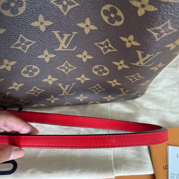ONE DAY SALE! Louis Vuitton Neo Noe Red MM - Picture 8 of 14